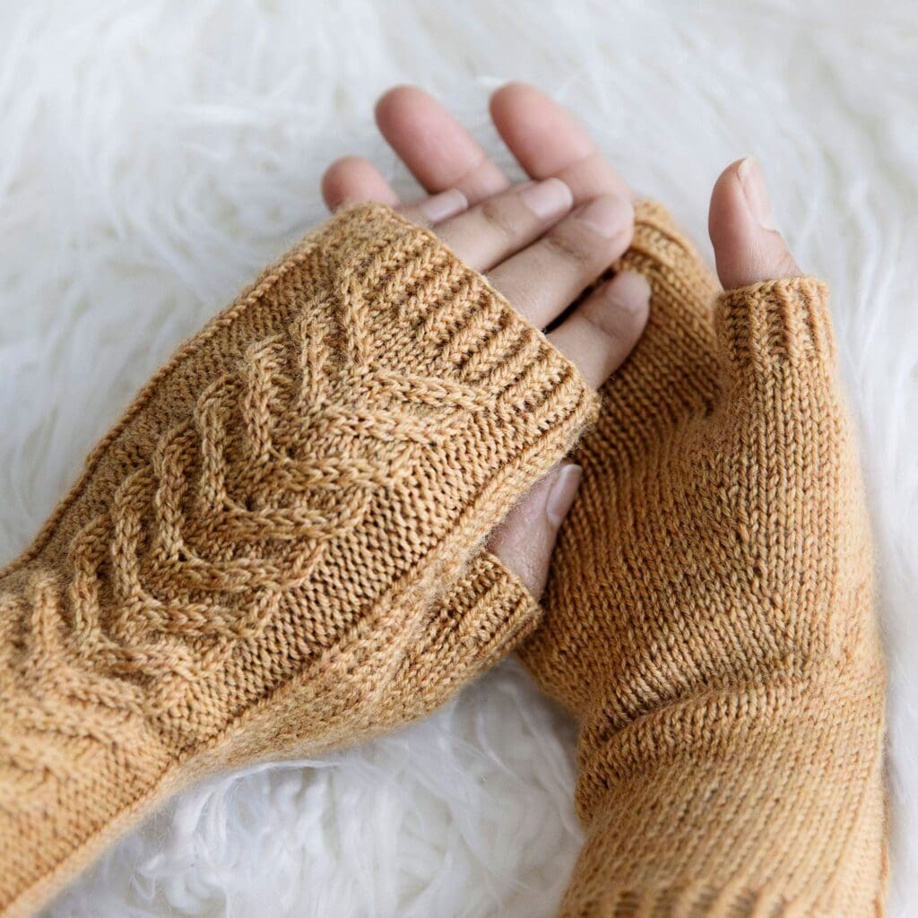 Comfy Fingerless Gloves/Mittens Knitting Pattern - Leelee Knits
