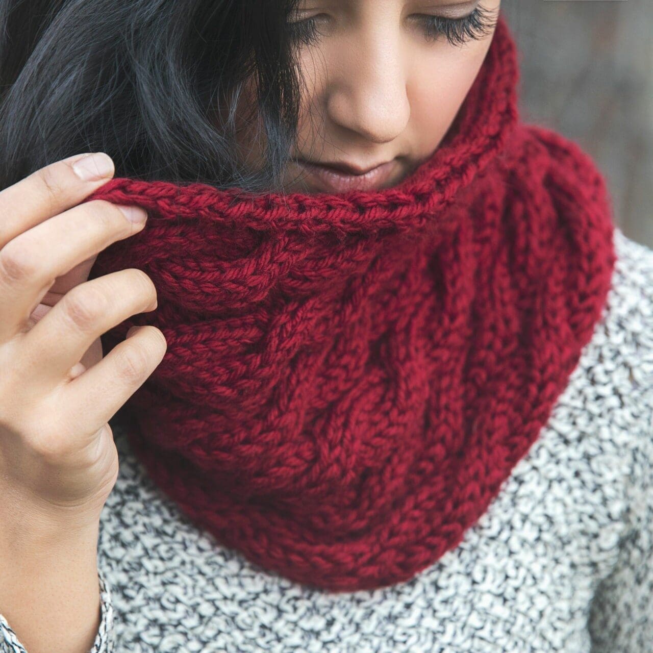 Chunky Cable Knit Cowl Pattern